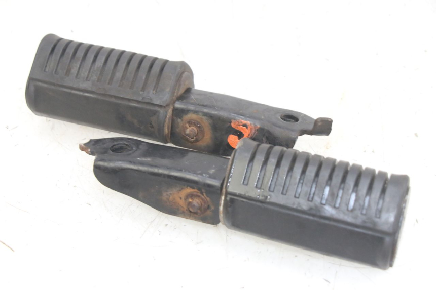 photo de PAIR OF REAR FOOTRESTS HONDA CA REBEL 125 (1995 - 2001)