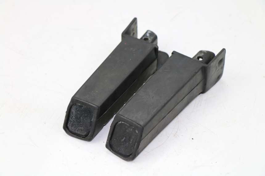 photo de PAIR REAR FOOTRESTS HONDA FES PANTHEON 125 (2003 - 2007)