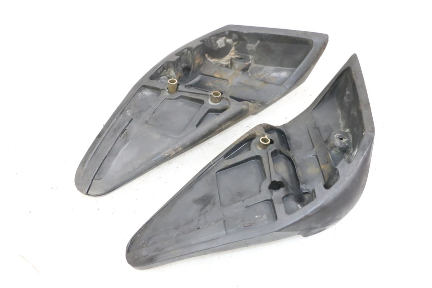 photo de PAIR REAR FOOTRESTS HONDA FES PANTHEON 2T 125 (1998 - 2002)