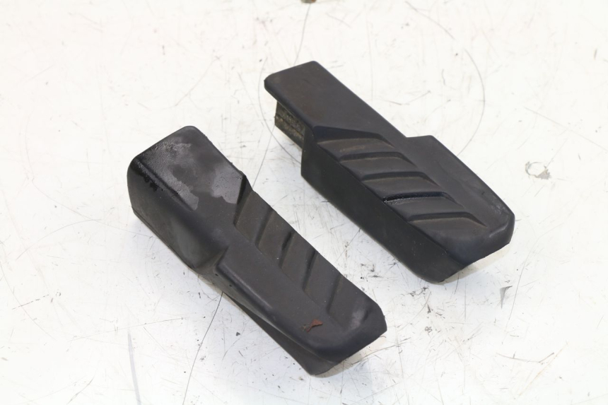 photo de PAIR REAR FOOTRESTS HONDA FES S-WING SWING 125 (2007 - 2015)