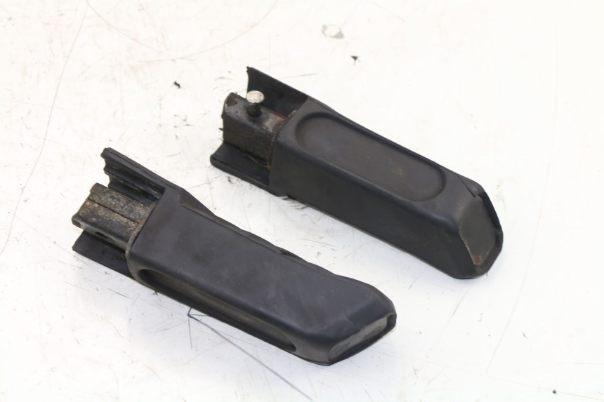 photo de PAIR REAR FOOTRESTS HONDA FES S-WING SWING 125 (2007 - 2015)