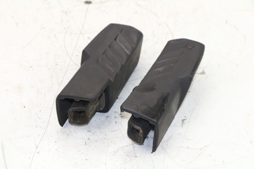 photo de PAIR REAR FOOTRESTS HONDA FES S-WING SWING 125 (2007 - 2015)