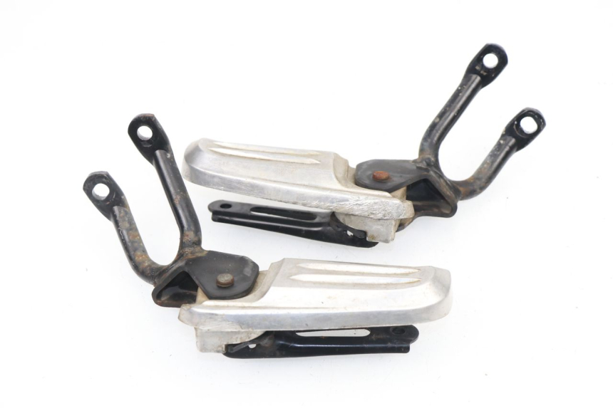 photo de PAIR OF REAR FOOTRESTS HONDA PCX (JF28) 125 (2009 - 2011)