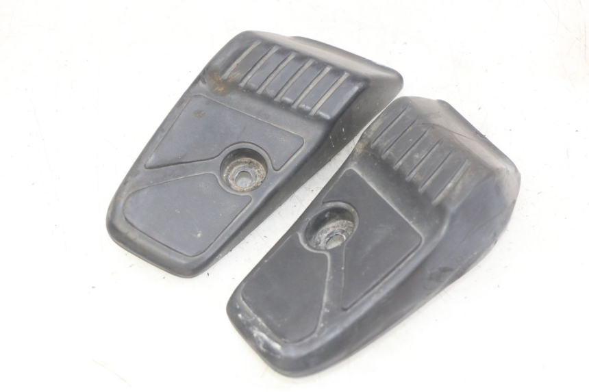 photo de PAIR OF REAR FOOTRESTS HONDA SCV LEAD 100 (2003 - 2007)