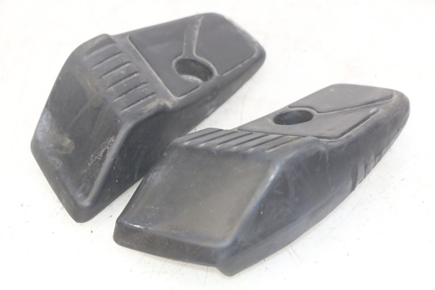 photo de PAIR OF REAR FOOTRESTS HONDA SCV LEAD 100 (2003 - 2007)