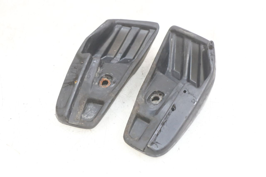 photo de PAIR OF REAR FOOTRESTS HONDA SCV LEAD 100 (2003 - 2007)