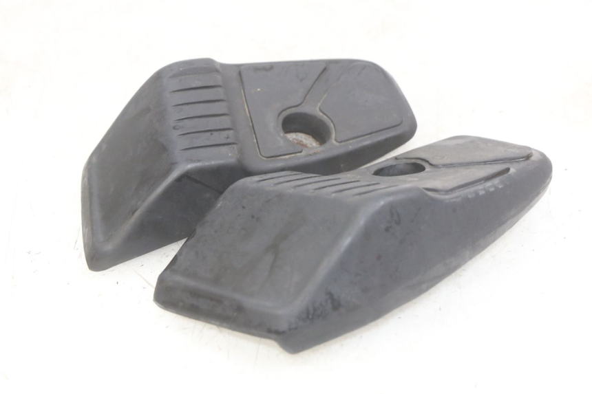 photo de PAIR OF REAR FOOTRESTS HONDA SCV LEAD 100 (2003 - 2007)