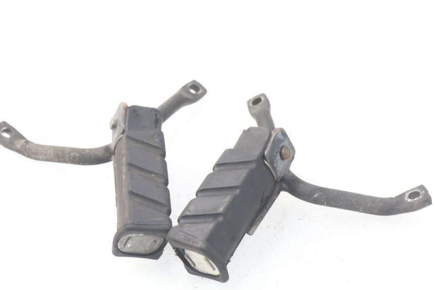 photo de PAIR REAR FOOTRESTS HONDA SES DYLAN 125 (2002 - 2006)