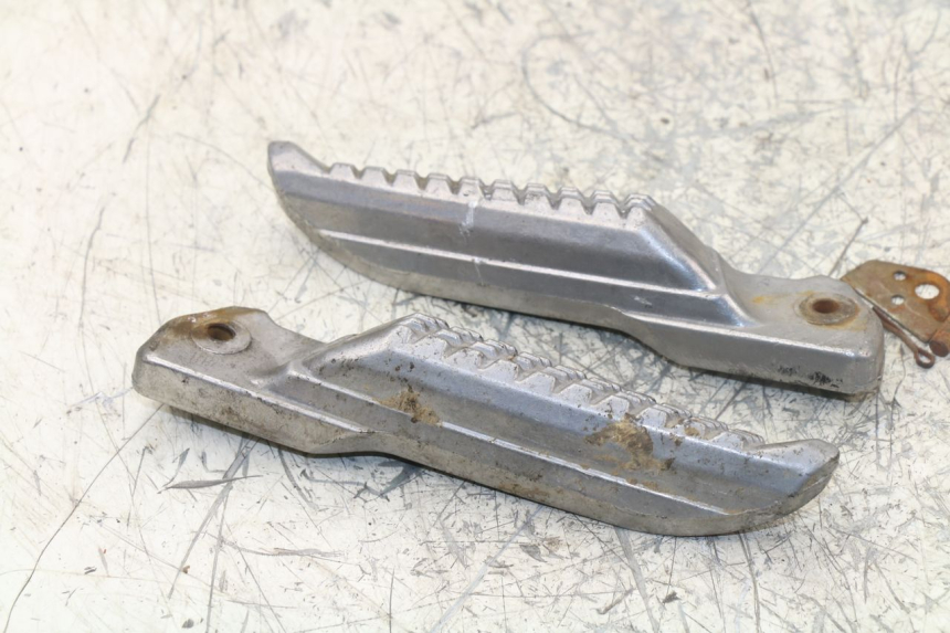 photo de PAIR OF REAR FOOTRESTS REVATTO IMPERATOR 125 (2007 - 2015)