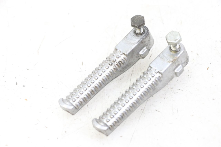 photo de PAIR REAR FOOTRESTS PEUGEOT JET FORCE CARBU 50 (2003 - 2016)