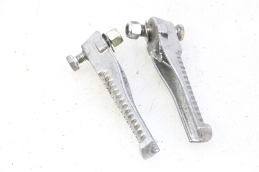 photo de PAIR REAR FOOTRESTS PEUGEOT JET FORCE CARBU 50 (2003 - 2016)