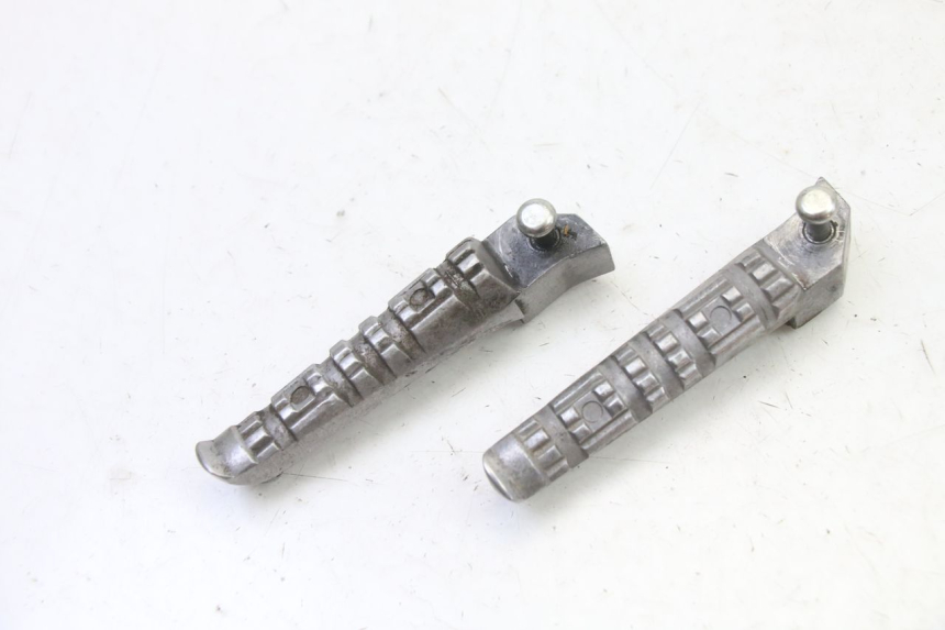 photo de PAIR REAR FOOTRESTS YAMAHA JOG R 50 (2004 - 2014)