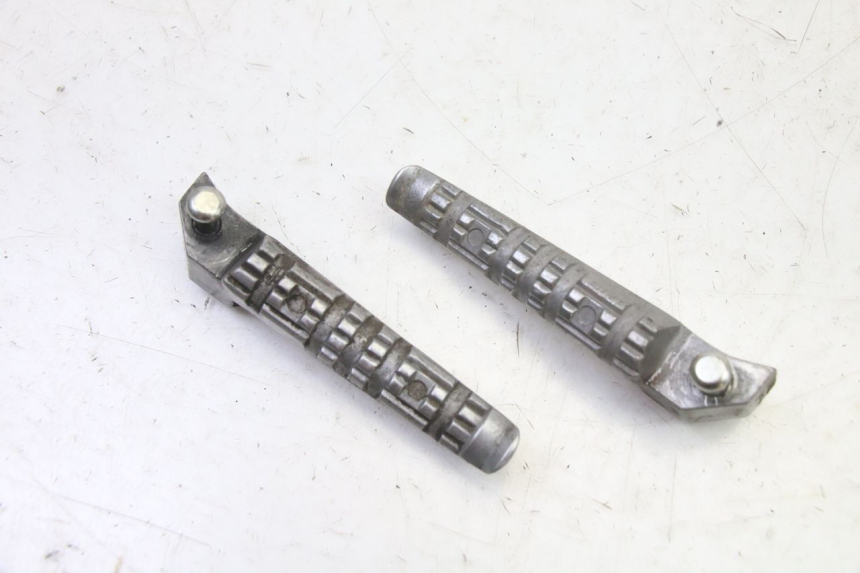 photo de PAIR REAR FOOTRESTS YAMAHA JOG R 50 (2004 - 2014)