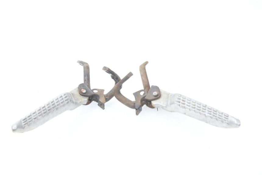 photo de PAIR OF REAR FOOTRESTS JONWAY AZTRAL 125 (2008 - 2017)