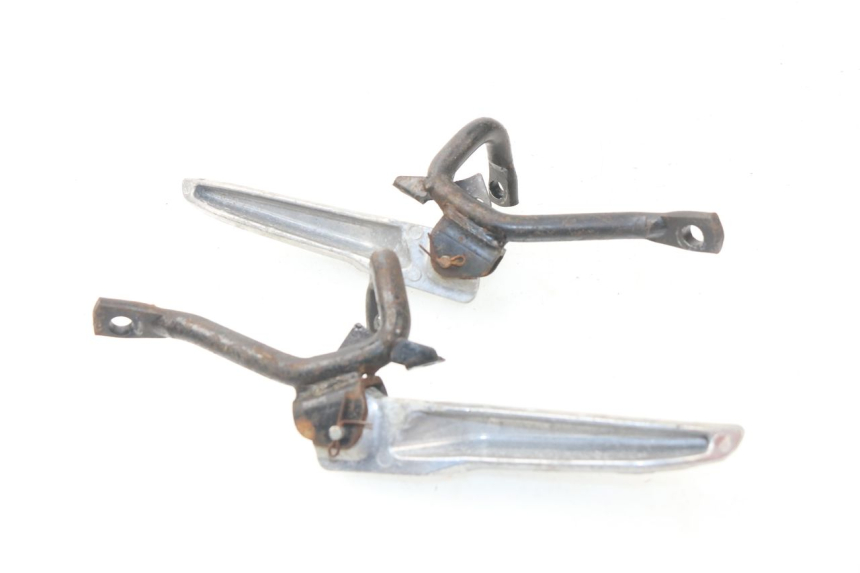 photo de PAIR OF REAR FOOTRESTS JONWAY AZTRAL 125 (2008 - 2017)