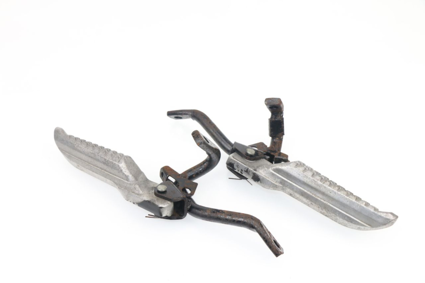 photo de PAIR OF REAR FOOTRESTS JONWAY AZTRAL 125 (2008 - 2017)