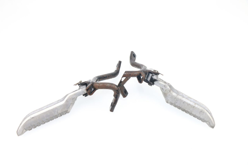 photo de PAIR OF REAR FOOTRESTS JONWAY AZTRAL 125 (2008 - 2017)
