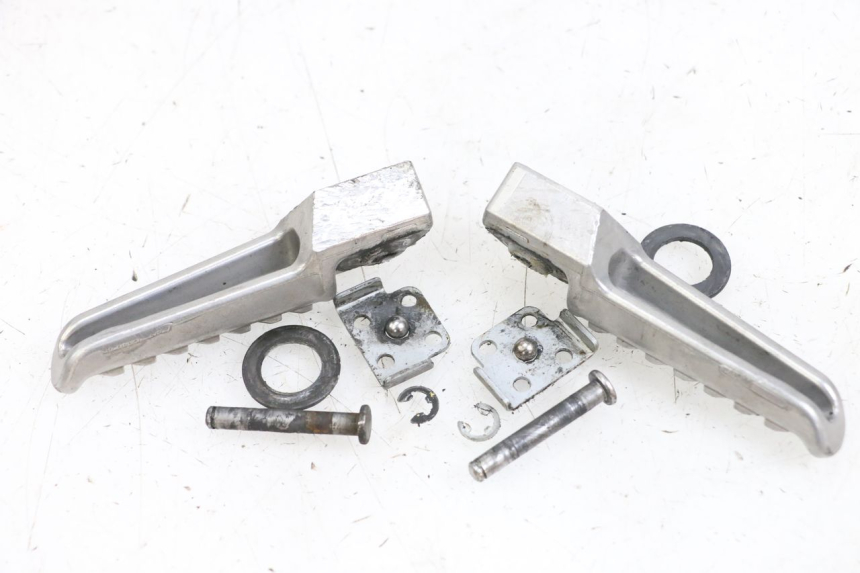 photo de PAIR REAR FOOTRESTS KAWASAKI NINJA 400 (2018 - 2023)