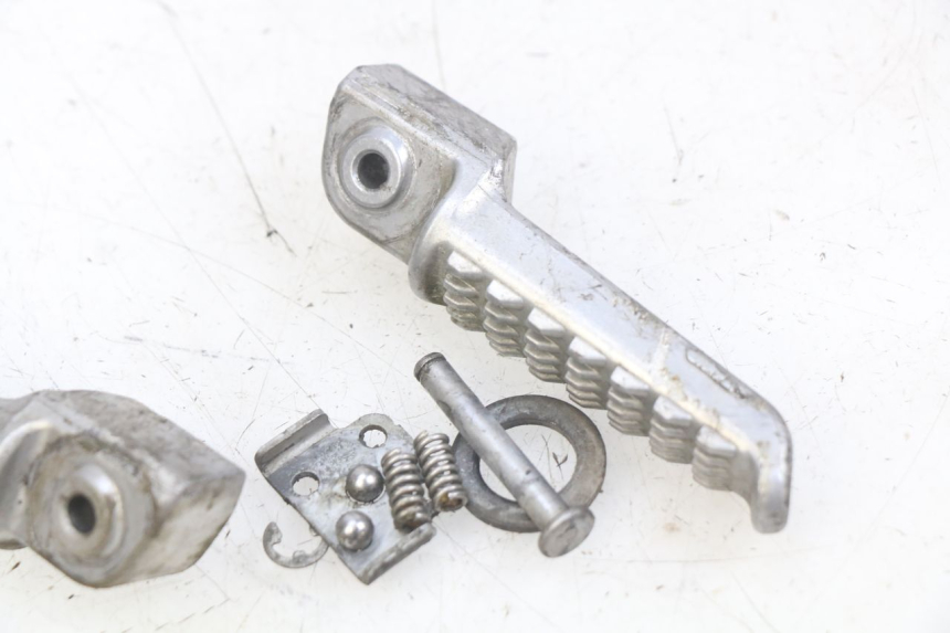 photo de PAIR OF REAR FOOTRESTS KAWASAKI Z 750 (2007 - 2013)