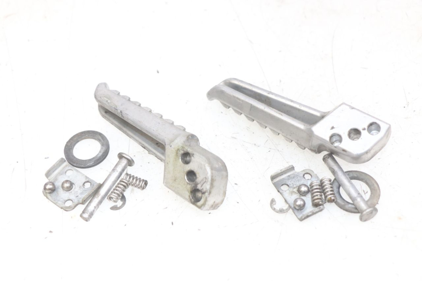 photo de PAIR OF REAR FOOTRESTS KAWASAKI Z 750 (2007 - 2013)