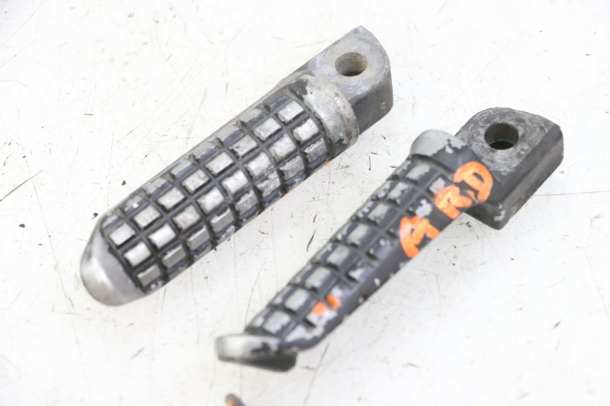 photo de PAIR REAR FOOTRESTS KAWASAKI ZR7 ZR-7 S 750 (1999 - 2004)