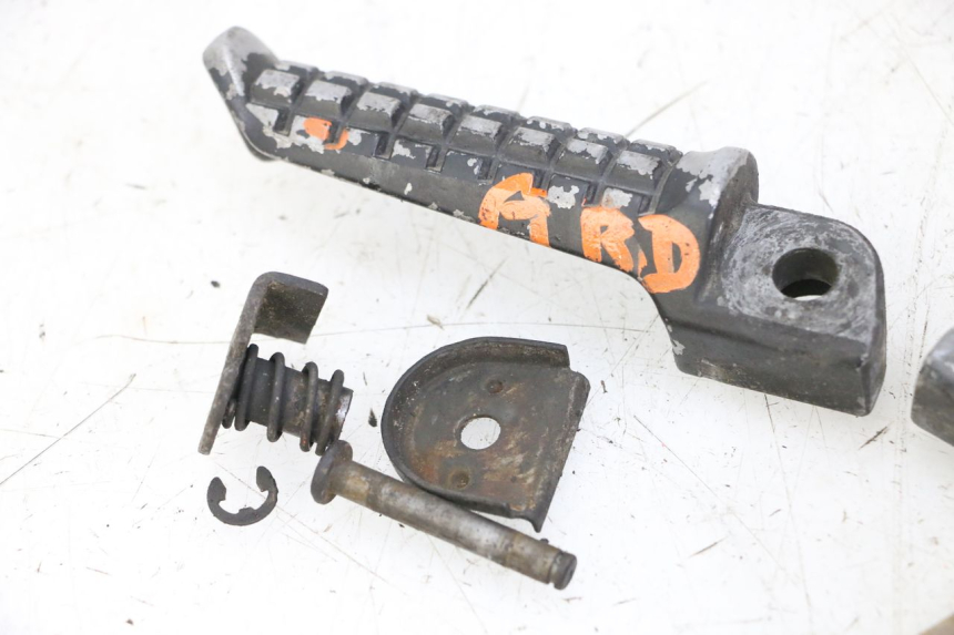 photo de PAIR REAR FOOTRESTS KAWASAKI ZR7 ZR-7 S 750 (1999 - 2004)