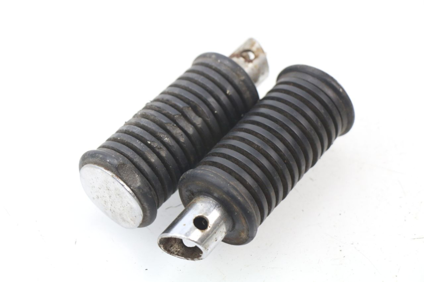 photo de PAIR OF REAR FOOTRESTS KEEWAY HURRICANE 50 (2006 - 2019)