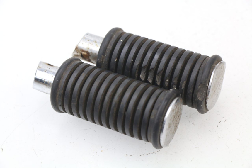 photo de PAIR OF REAR FOOTRESTS KEEWAY HURRICANE 50 (2006 - 2019)