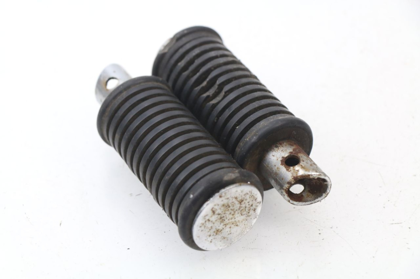 photo de PAIR OF REAR FOOTRESTS KEEWAY HURRICANE 50 (2006 - 2019)