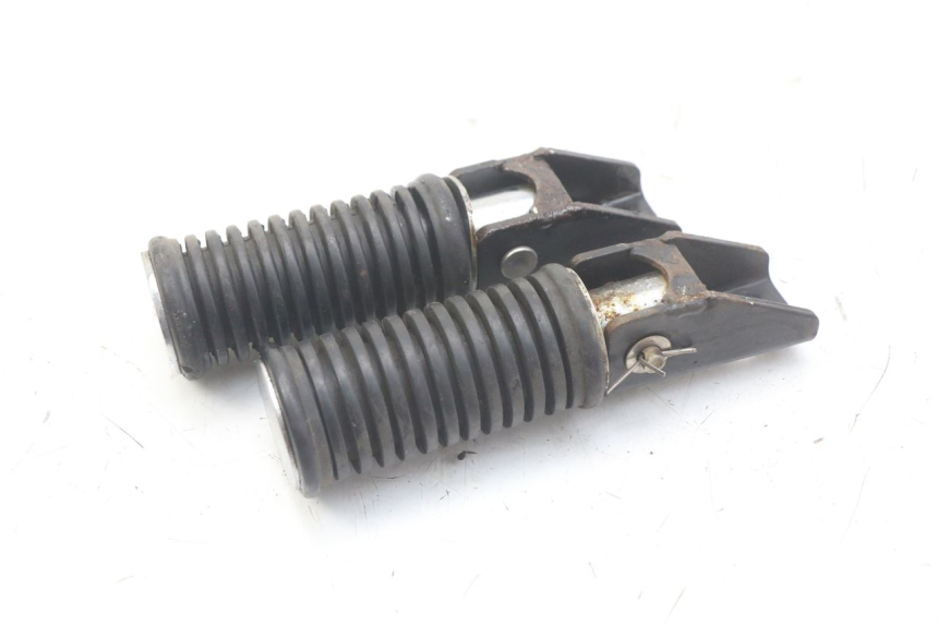 photo de PAIR OF REAR FOOTRESTS KEEWAY HURRICANE 50 (2006 - 2019)
