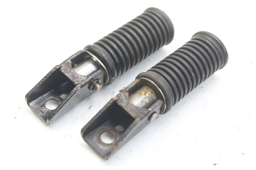 photo de PAIR OF REAR FOOTRESTS KEEWAY HURRICANE 50 (2006 - 2019)