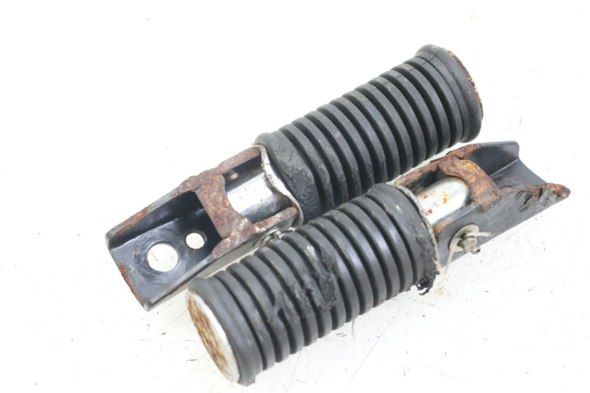 photo de PAIR OF REAR FOOTRESTS KEEWAY HURRICANE 50 (2006 - 2019)