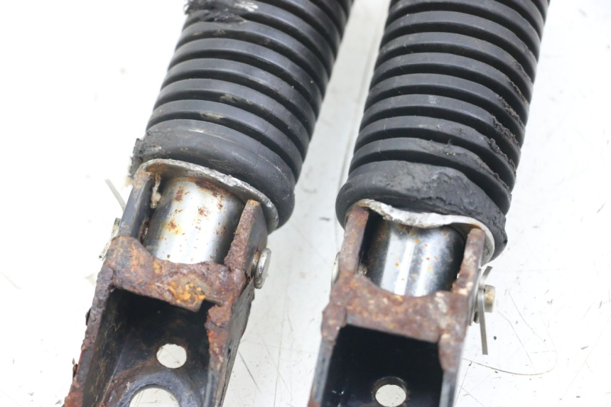 photo de PAIR OF REAR FOOTRESTS KEEWAY HURRICANE 50 (2006 - 2019)