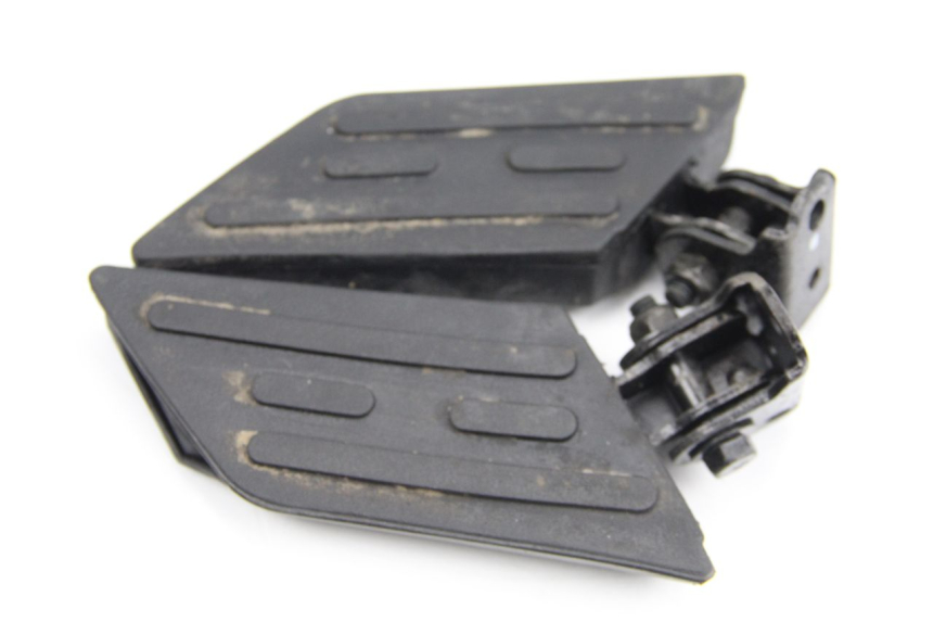 photo de PAIR OF REAR FOOTRESTS PEUGEOT KISBEE 2T 50 (2010 - 2017)