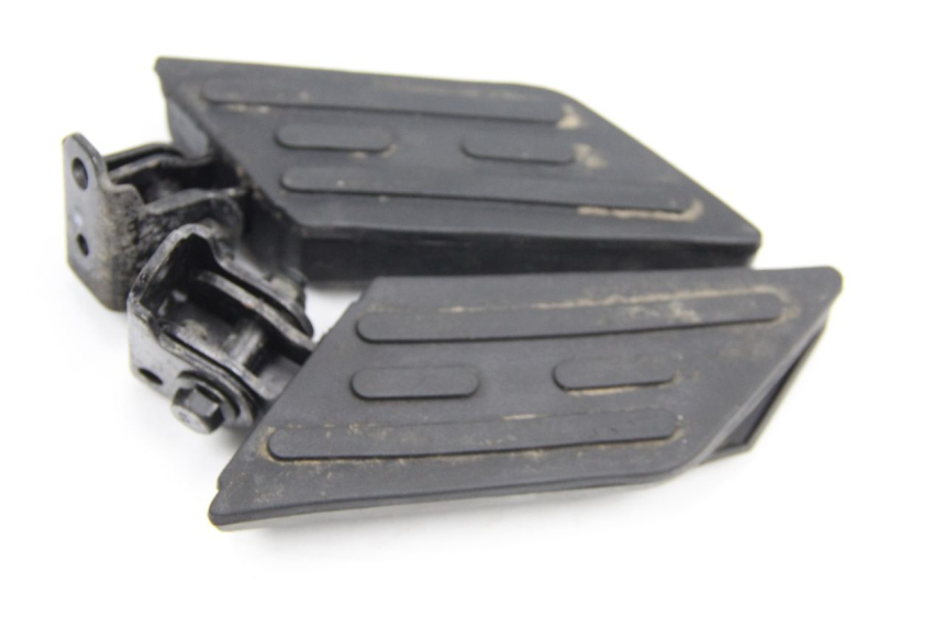 photo de PAIR OF REAR FOOTRESTS PEUGEOT KISBEE 2T 50 (2010 - 2017)