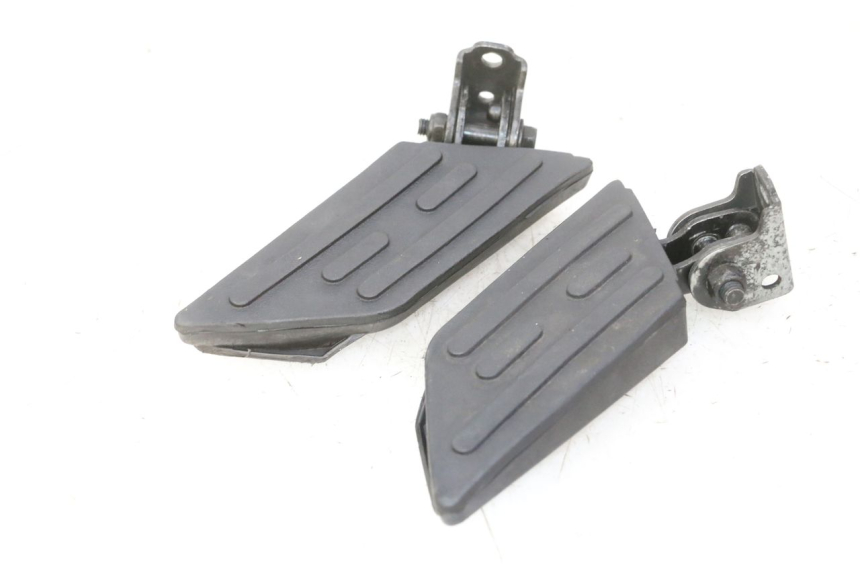 photo de PAIR OF REAR FOOTRESTS PEUGEOT KISBEE 2T 50 (2010 - 2017)