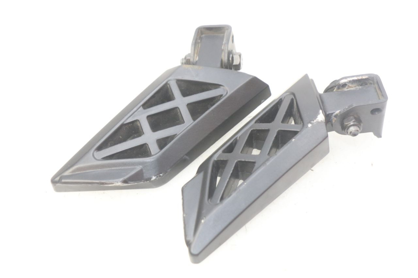 photo de PAIR OF REAR FOOTRESTS PEUGEOT KISBEE 4T 50 (2018 - 2022)