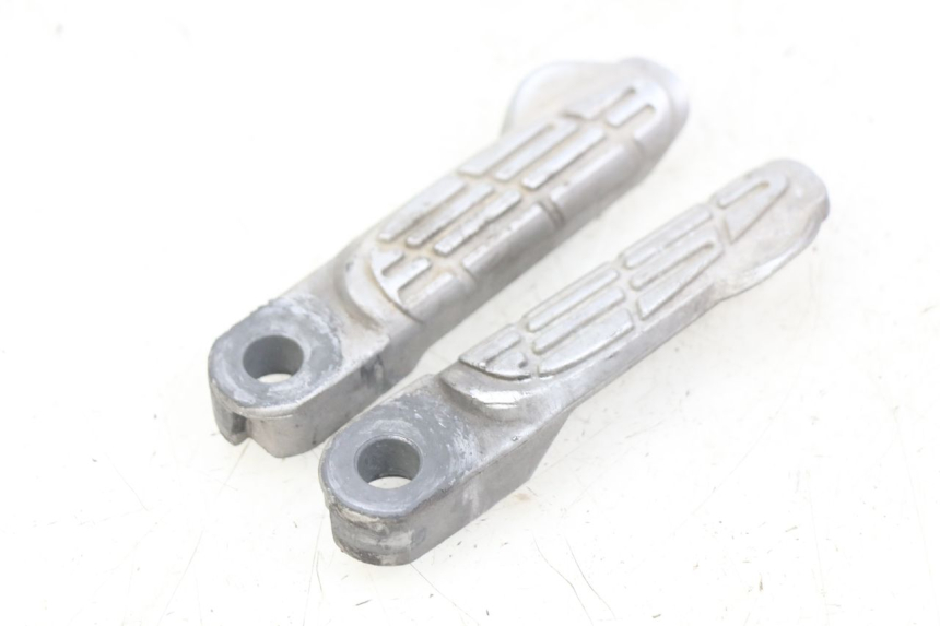 photo de PAIR OF REAR FOOTRESTS KYMCO AGILITY 16+ 4T 50 (2018 - 2023)