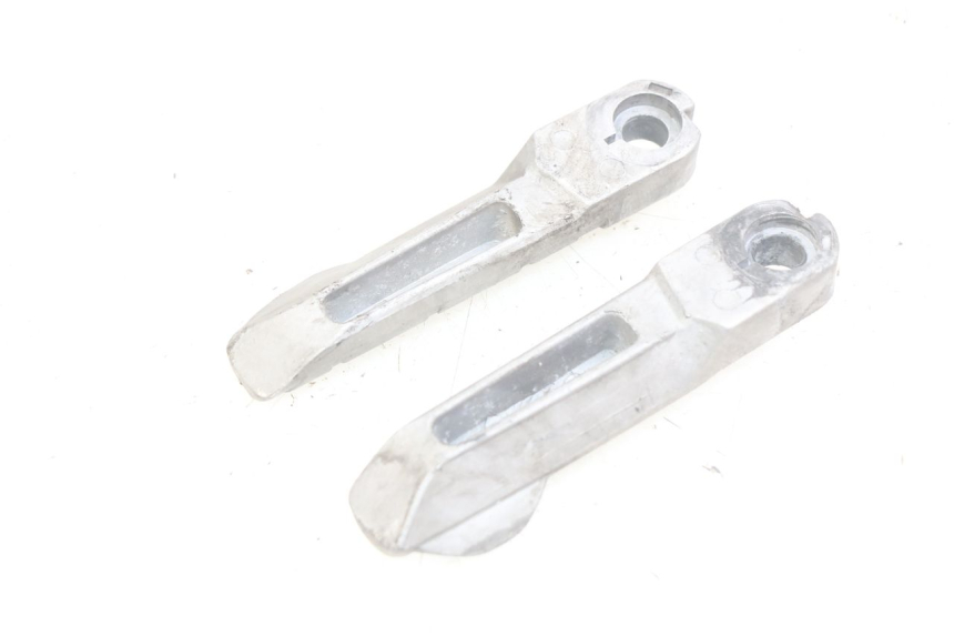 photo de PAIR OF REAR FOOTRESTS KYMCO AGILITY 16+ 4T 50 (2018 - 2023)