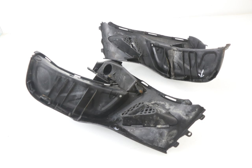 photo de PAIR REAR FOOTRESTS KYMCO GRAND DINK 250 (2002 - 2007)