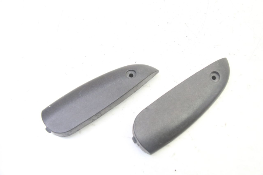 photo de PAIR REAR FOOTRESTS PIAGGIO LIBERTY 4T 50 (2009 - 2015)