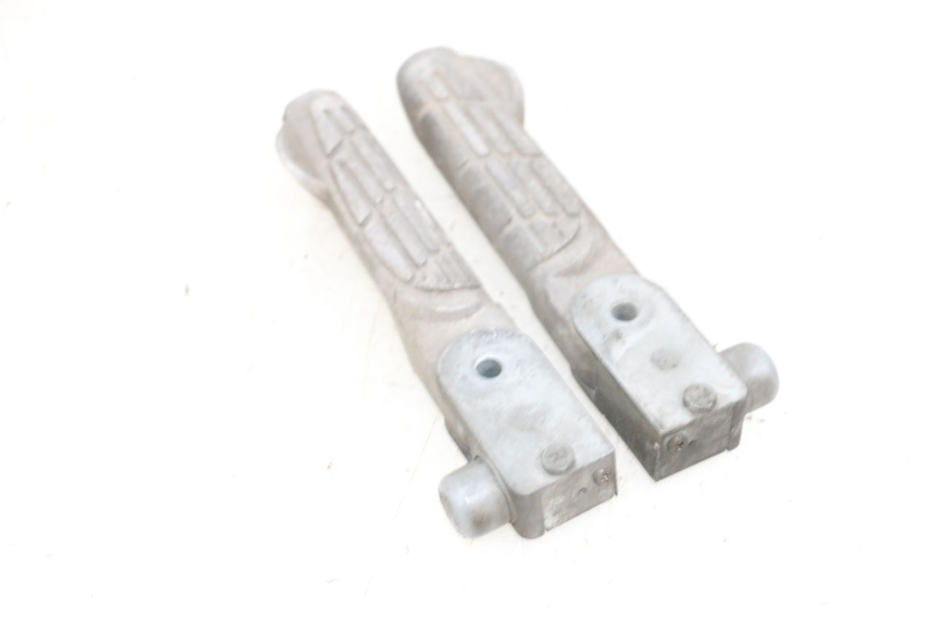 photo de PAIR OF REAR FOOTRESTS KYMCO LIKE 125 (2009 - 2016) - Product overview