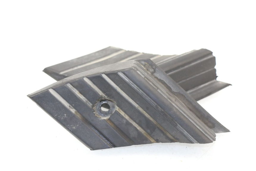 photo de PAIR REAR FOOTRESTS LINHAI MONARCH 125 (2003 - 2005)