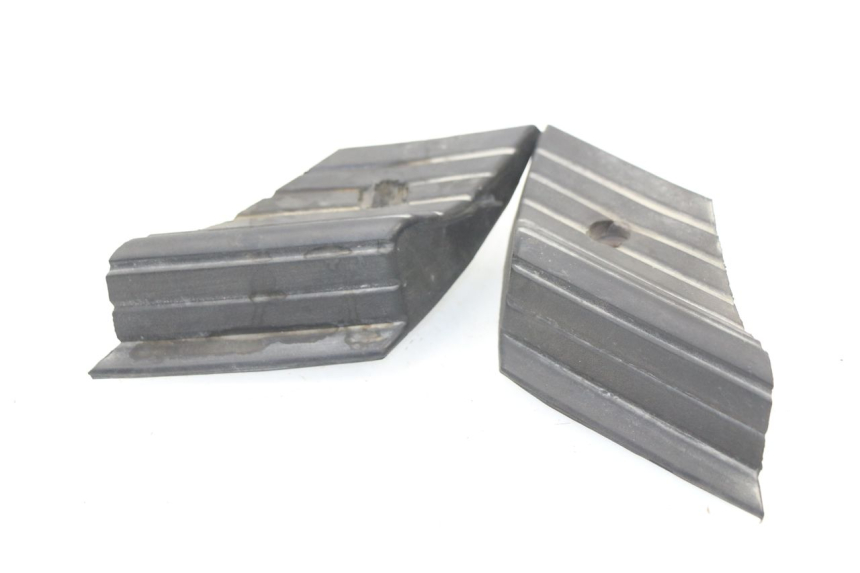 photo de PAIR REAR FOOTRESTS LINHAI MONARCH 125 (2003 - 2005)