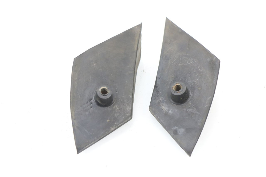 photo de PAIR REAR FOOTRESTS LINHAI MONARCH 125 (2003 - 2005)