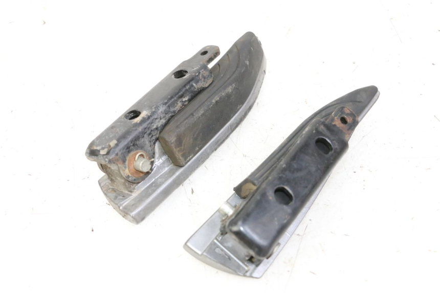 photo de PAIR REAR FOOTRESTS PIAGGIO MP3 500 (2014 - 2016)