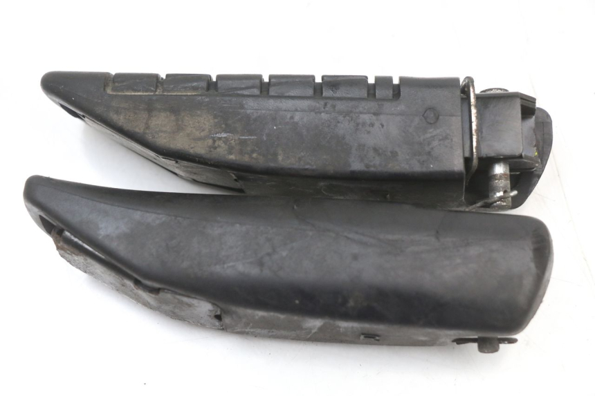 photo de PAIR REAR FOOTRESTS MBK MW TRYPTIK 125 (2014 - 2016)
