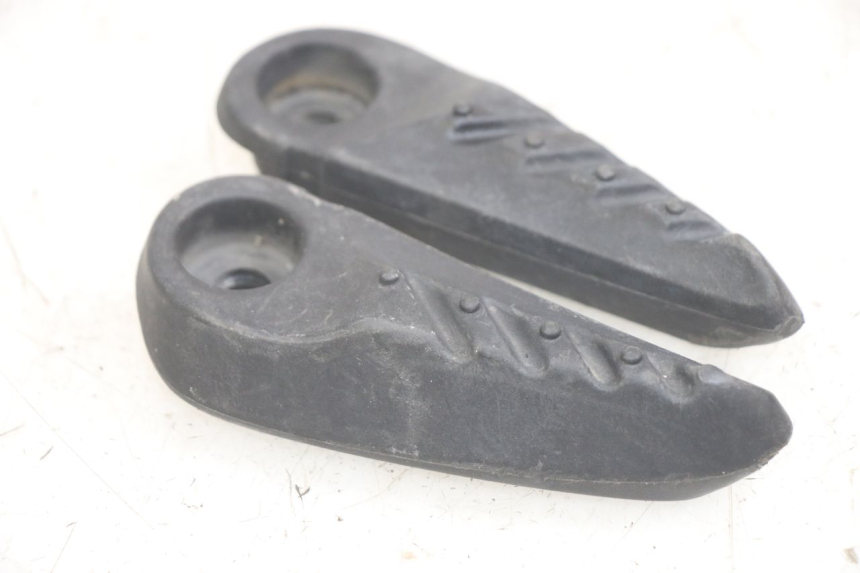 photo de PAIR OF REAR FOOTRESTS YAMAHA NEOS NEO'S 4T 50 (2008 - 2016)