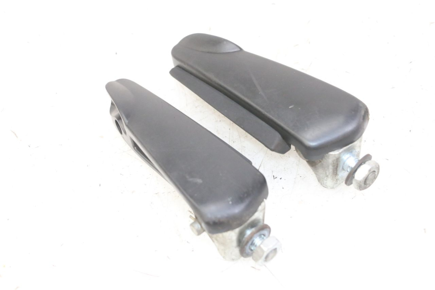 photo de PAIR OF REAR FOOTRESTS GILERA NEXUS 125 (2009 - 2013)