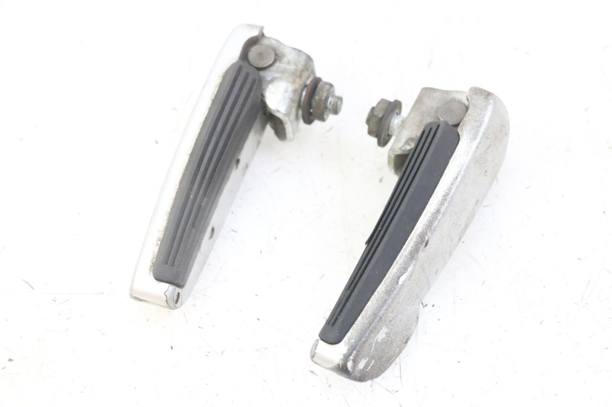 photo de PAIR OF REAR FOOTRESTS GILERA NEXUS 125 (2009 - 2013)